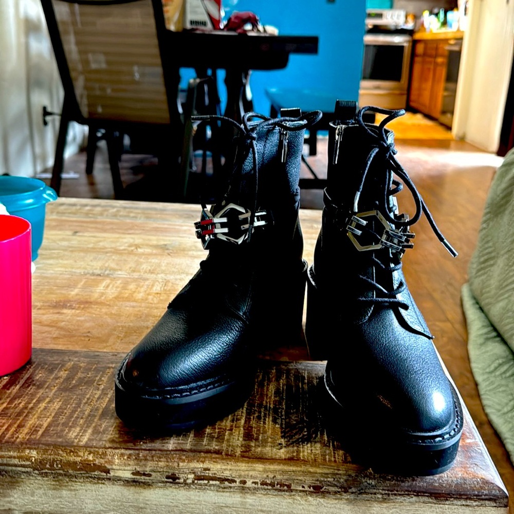 ankle boots